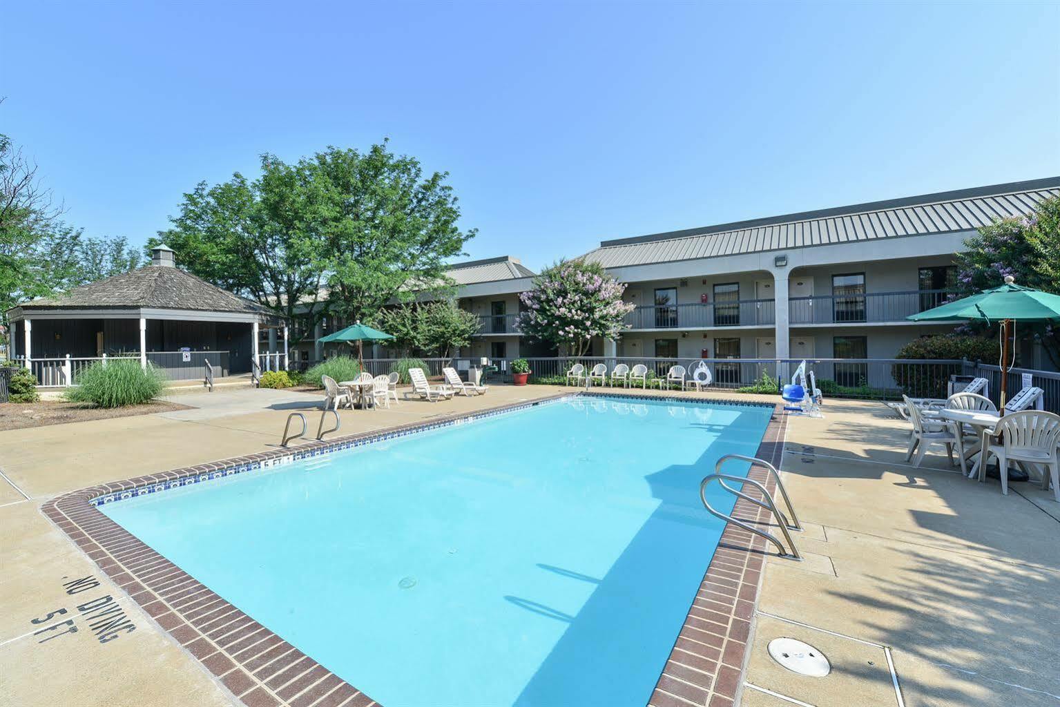 Quality Inn Fredericksburg-Central Park Area Εξωτερικό φωτογραφία