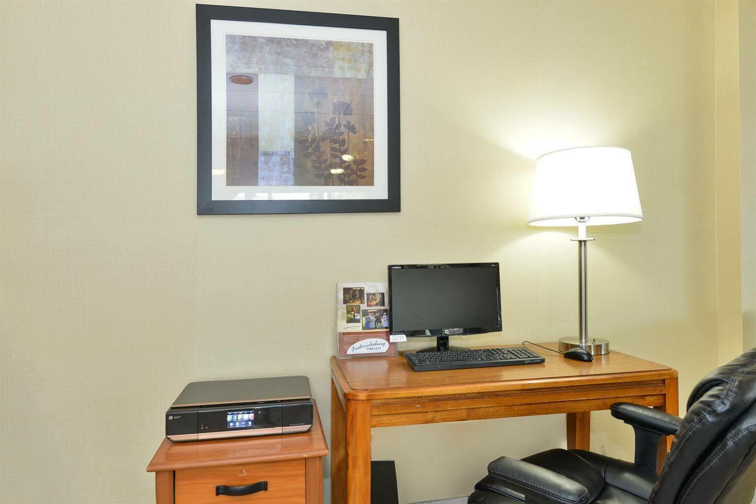 Quality Inn Fredericksburg-Central Park Area Εξωτερικό φωτογραφία