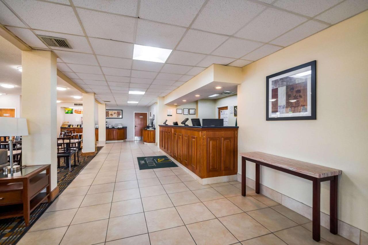 Quality Inn Fredericksburg-Central Park Area Εξωτερικό φωτογραφία
