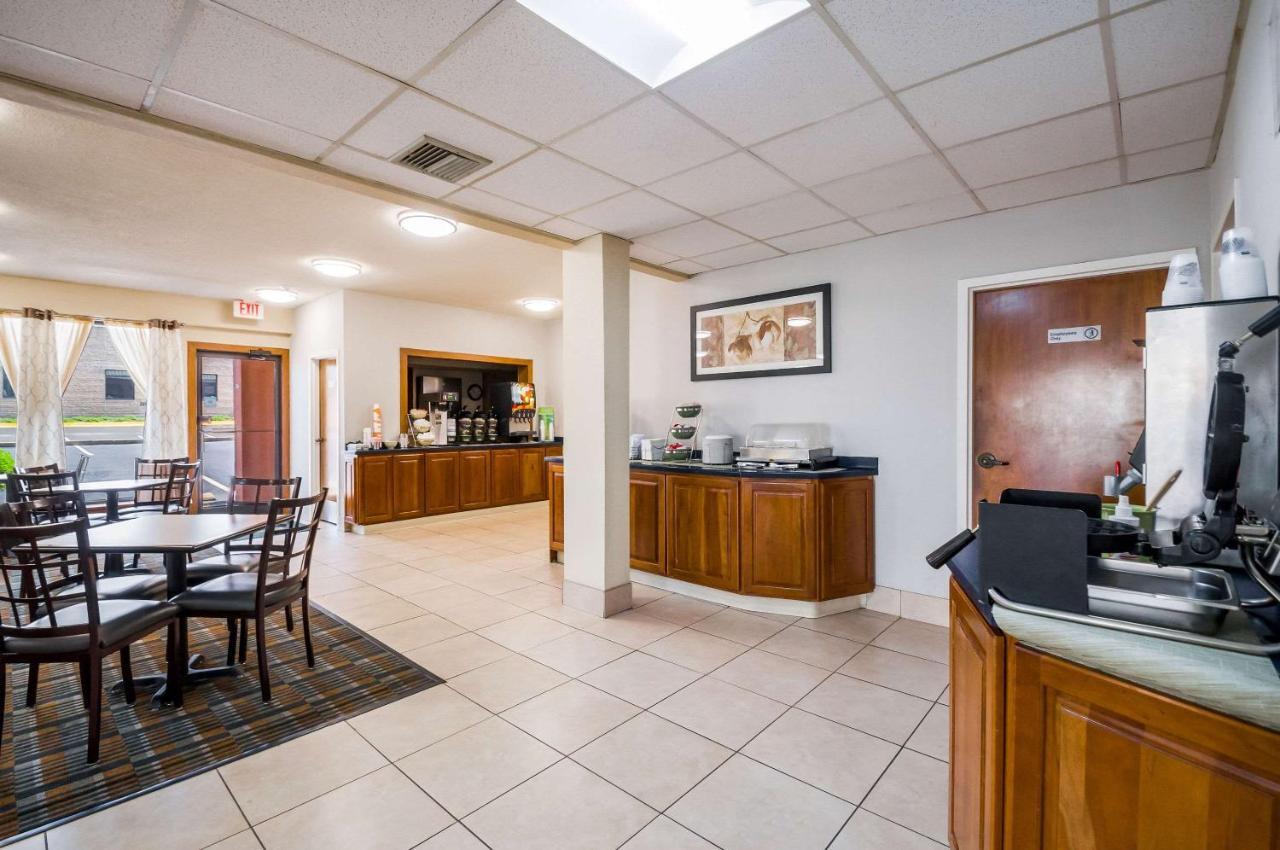 Quality Inn Fredericksburg-Central Park Area Εξωτερικό φωτογραφία