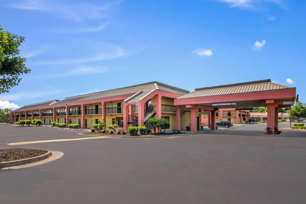 Quality Inn Fredericksburg-Central Park Area Εξωτερικό φωτογραφία