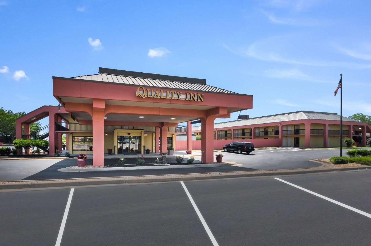 Quality Inn Fredericksburg-Central Park Area Εξωτερικό φωτογραφία