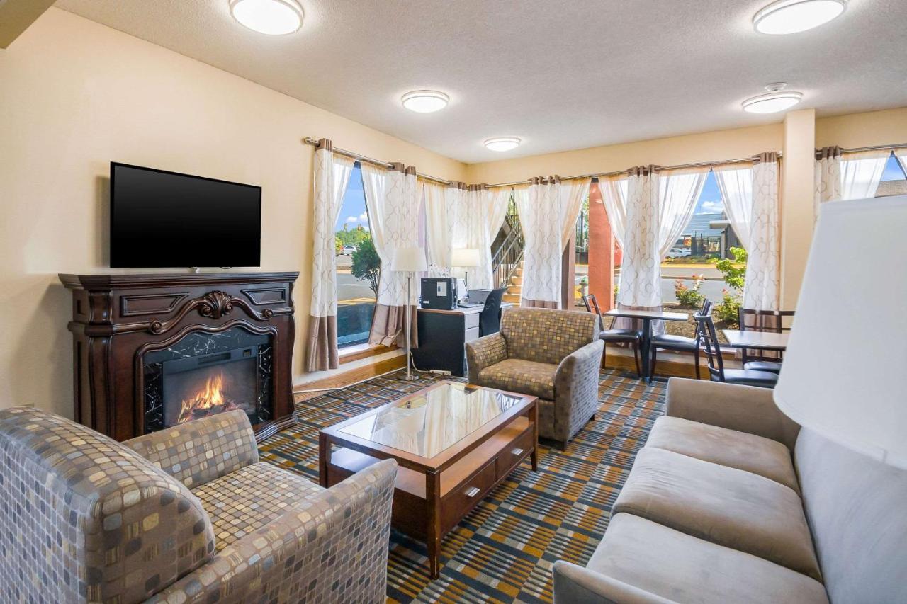 Quality Inn Fredericksburg-Central Park Area Εξωτερικό φωτογραφία